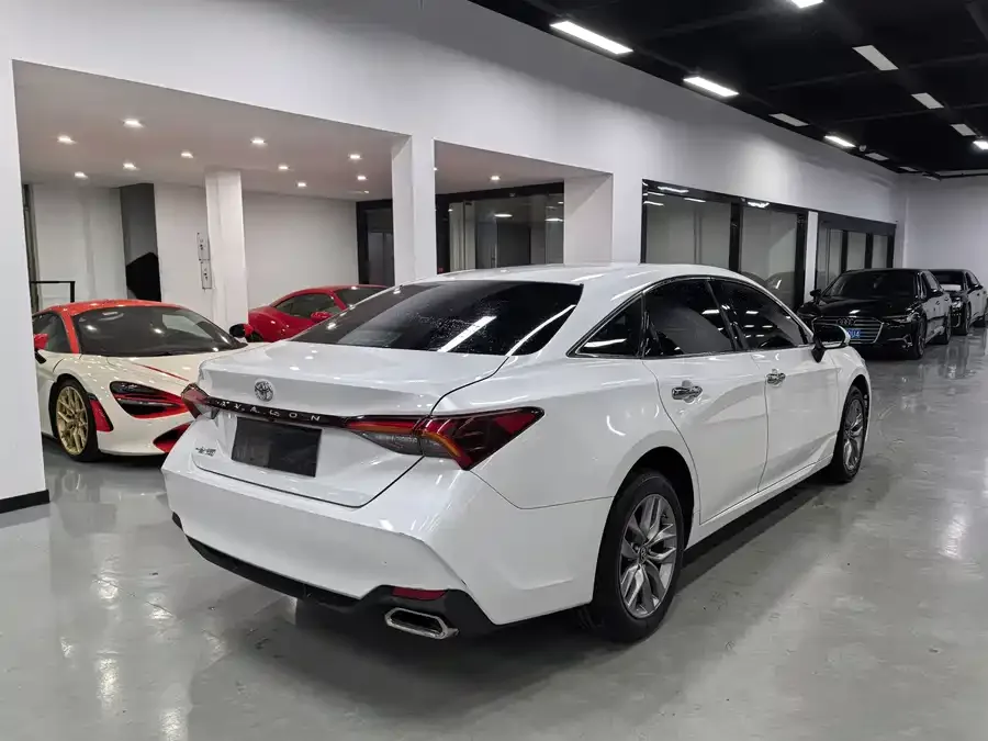 Toyota Avalon Asia Dragon 2022 2.0L Deluxe Edition 2022 — миниатюра 2