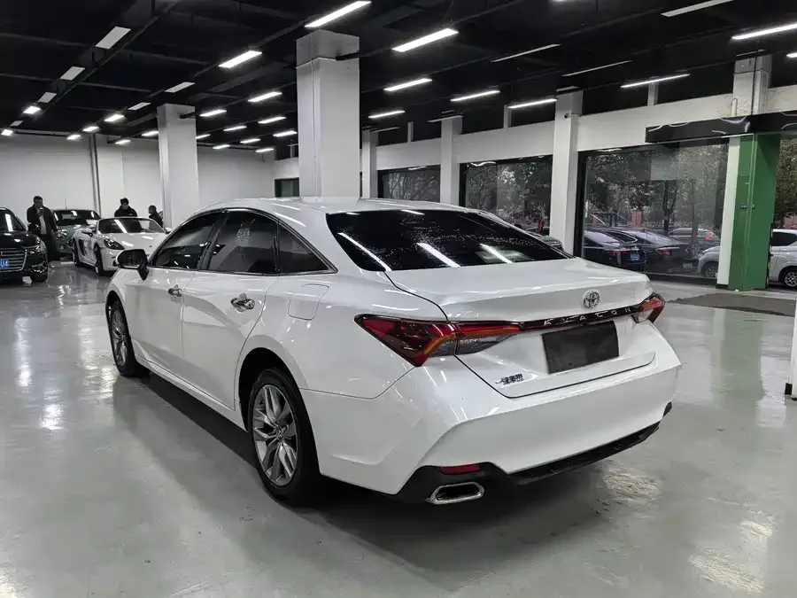 Toyota Avalon Asia Dragon 2022 2.0L Deluxe Edition 2022 — миниатюра 4