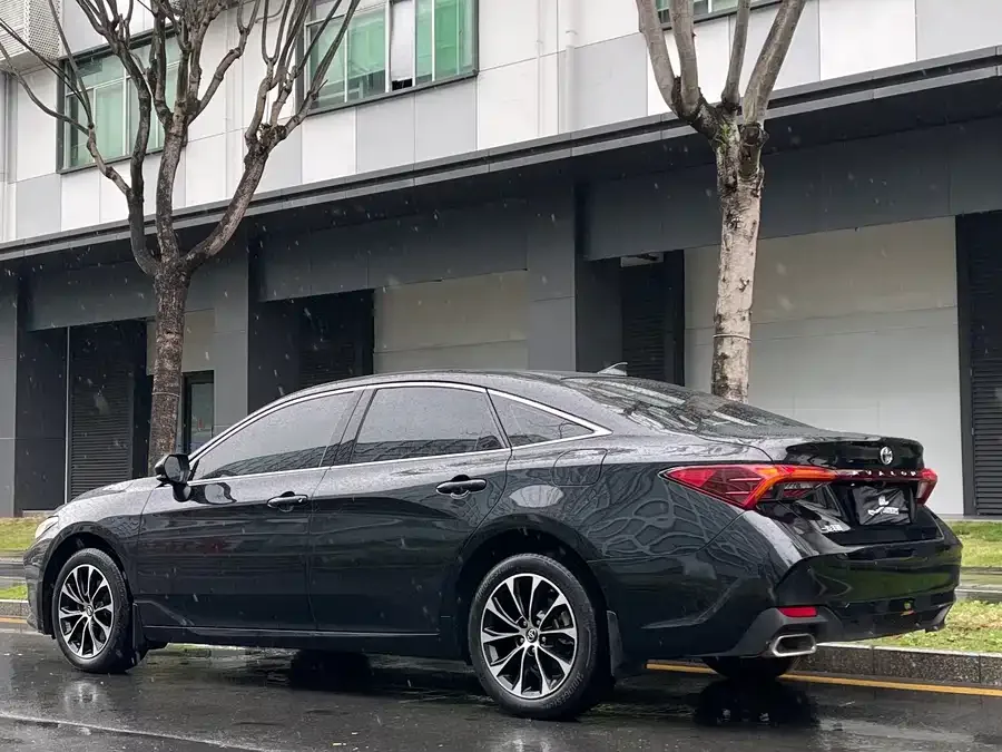 Toyota Avalon Avalon 2023 2.0L Luxury Edition 2024 — миниатюра 2