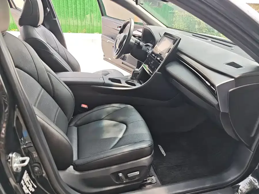 Toyota Avalon Avalon 2023 2.0L Premium Edition 2024 — миниатюра 4