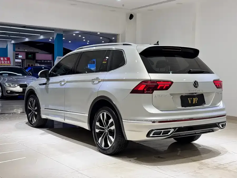 Volkswagen Tiguan L Tiguan L 2022 330TSI Automatic 2WD R-Line Flagship Edition 2022 — миниатюра 2