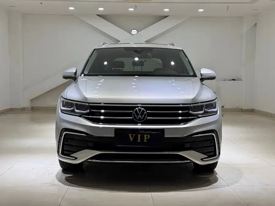 Volkswagen Tiguan L Tiguan L 2022 330TSI Automatic 2WD R-Line Flagship Edition 2022 — миниатюра 3