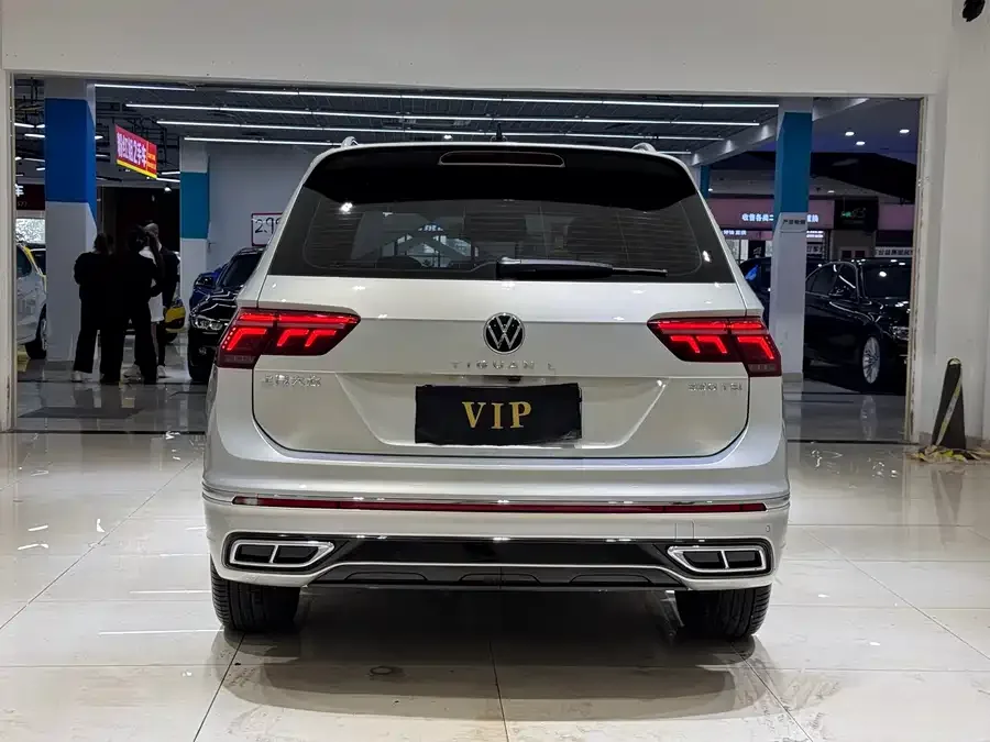 Volkswagen Tiguan L Tiguan L 2022 330TSI Automatic 2WD R-Line Flagship Edition 2022 — миниатюра 4