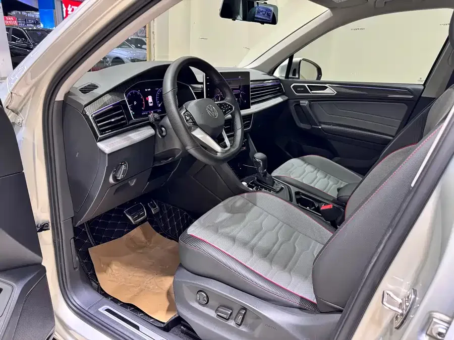 Volkswagen Tiguan L Tiguan L 2022 330TSI Automatic 2WD R-Line Flagship Edition 2022 — миниатюра 5