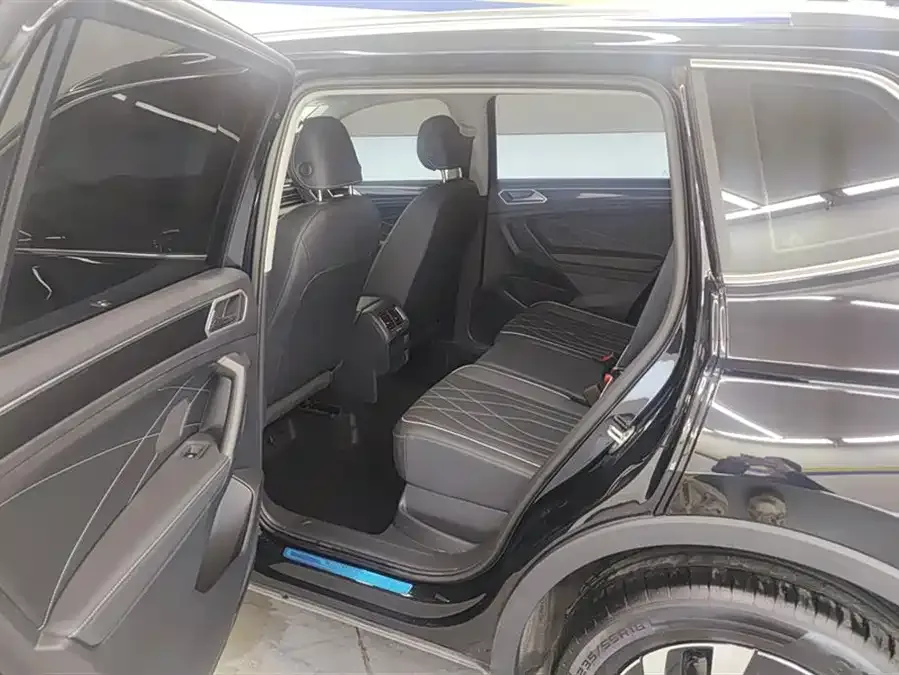 Volkswagen Tiguan L Tiguan L 2025 Outstanding Model 300TSI Automatic 2WD Longteng Edition 2025 — миниатюра 5