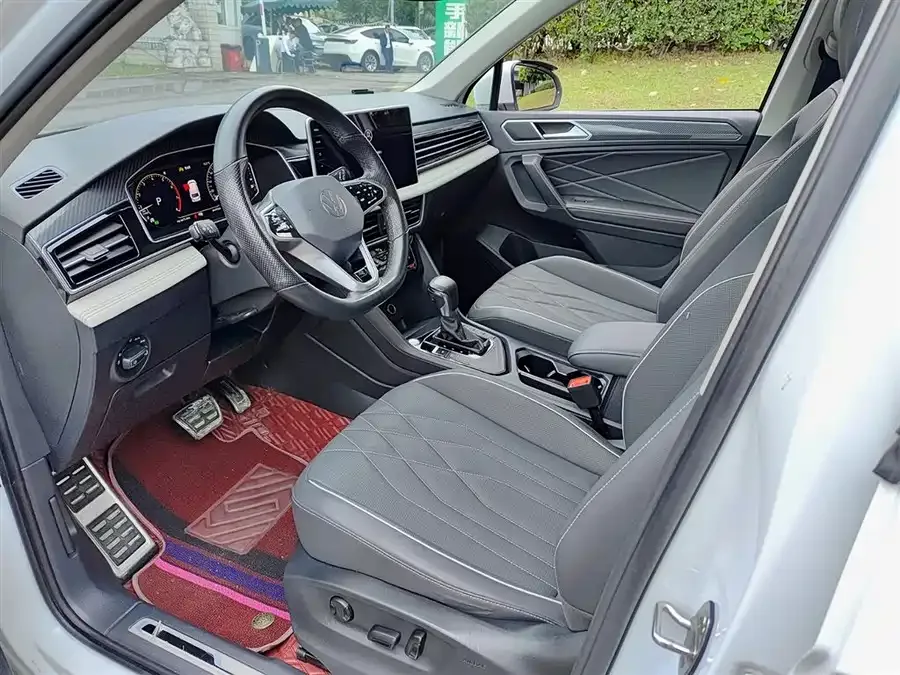 Volkswagen Tiguan L Tiguan L 2022 330TSI Automatic 2WD R-Line Enjoy Edition 2023 — миниатюра 4