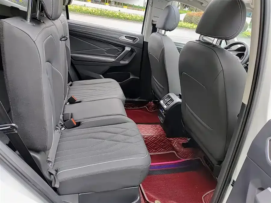 Volkswagen Tiguan L Tiguan L 2022 330TSI Automatic 2WD R-Line Enjoy Edition 2023 — миниатюра 5