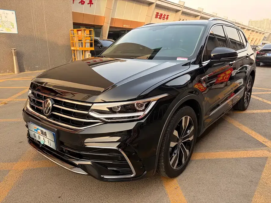 Volkswagen Tiguan L Tiguan L 2024 Outstanding Model 330TSI Automatic Two-Wheel Drive R-Line Dragon Glory Edition 2024 — миниатюра 3