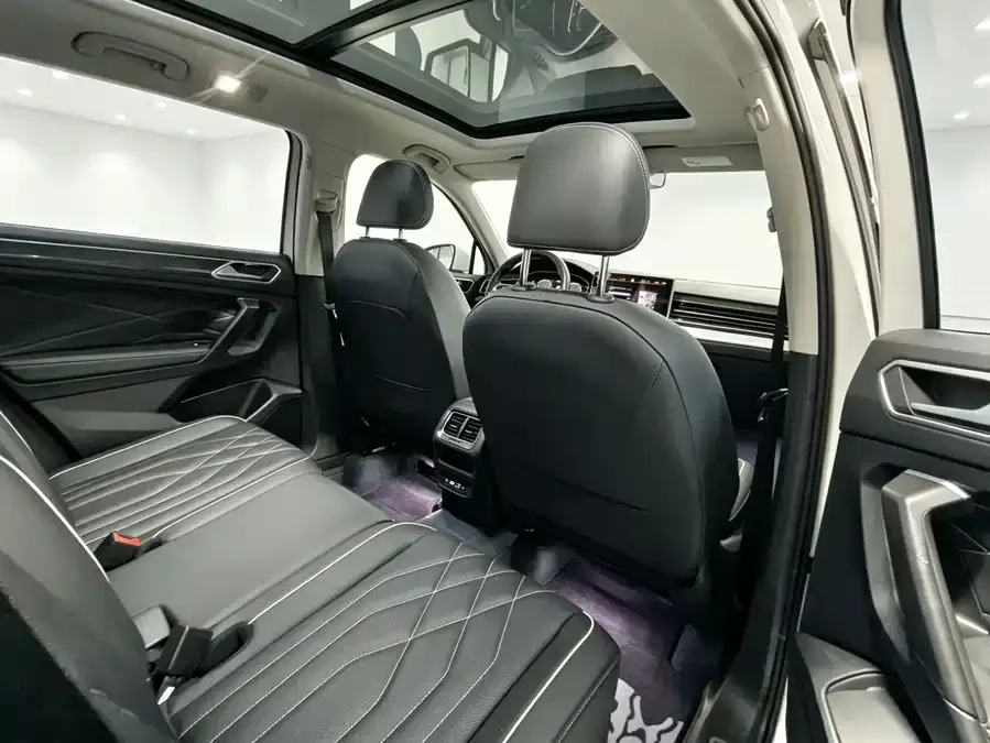 Volkswagen Tiguan L Tiguan L 2024 330TSI Automatic 2WD R-Line Enjoy Edition 2024 — миниатюра 4