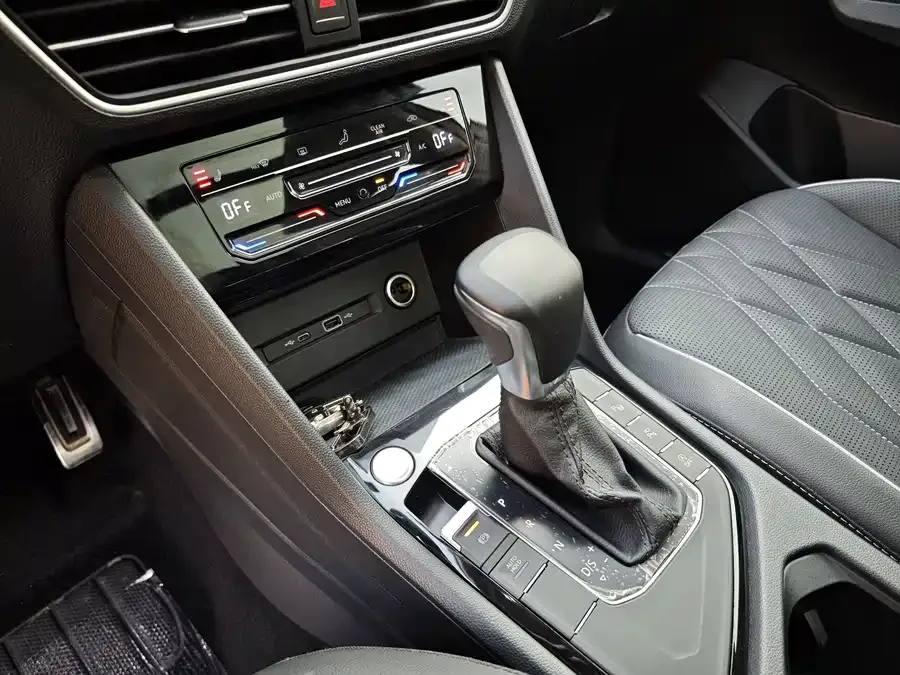 Volkswagen Tiguan L Tiguan L 2022 330TSI Automatic 2WD R-Line Enjoy Edition 2022 — миниатюра 2