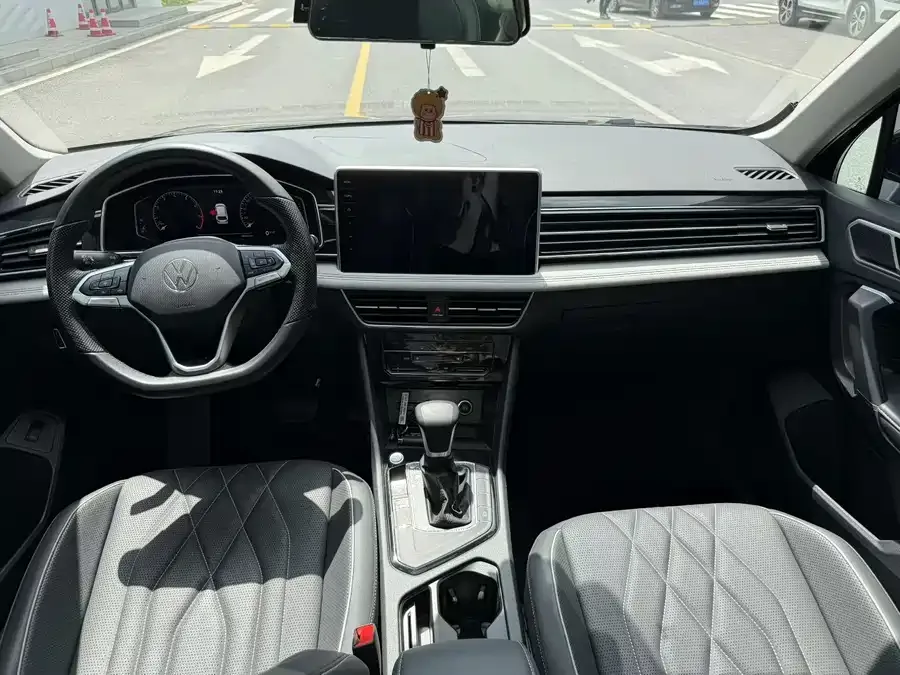 Volkswagen Tiguan L Tiguan L 2024 330TSI Automatic 2WD Smart Edition 2023 — миниатюра 2