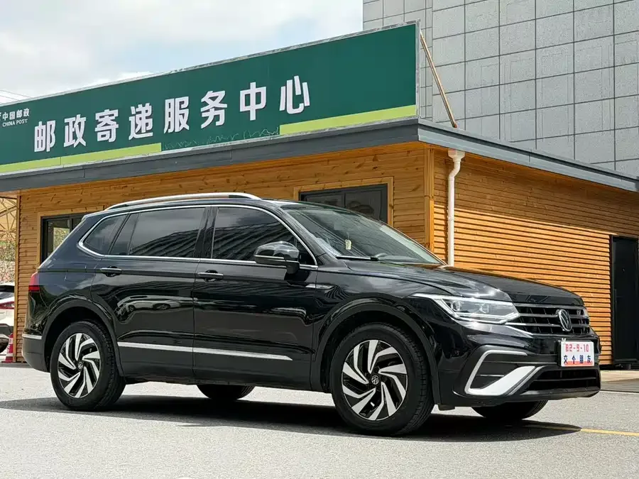 Volkswagen Tiguan L Tiguan L 2024 330TSI Automatic 2WD Smart Edition 2023 — миниатюра 3