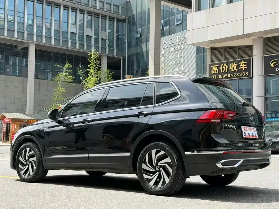 Volkswagen Tiguan L Tiguan L 2024 330TSI Automatic 2WD Smart Edition 2023 — миниатюра 4