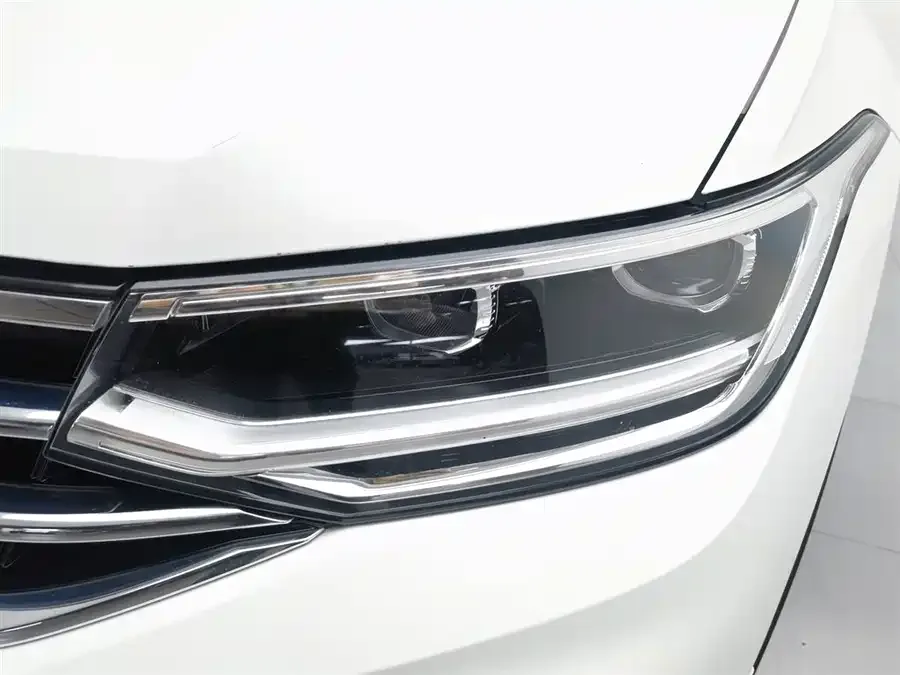 Volkswagen Tiguan L Tiguan L 2022 330TSI Automatic 2WD R-Line Enjoy Edition 2022 — миниатюра 4