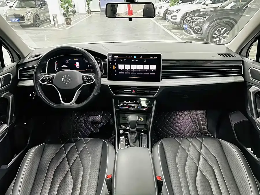 Volkswagen Tiguan L Tiguan L 2023 330TSI Automatic 2WD Smart Edition 2023 — миниатюра 4