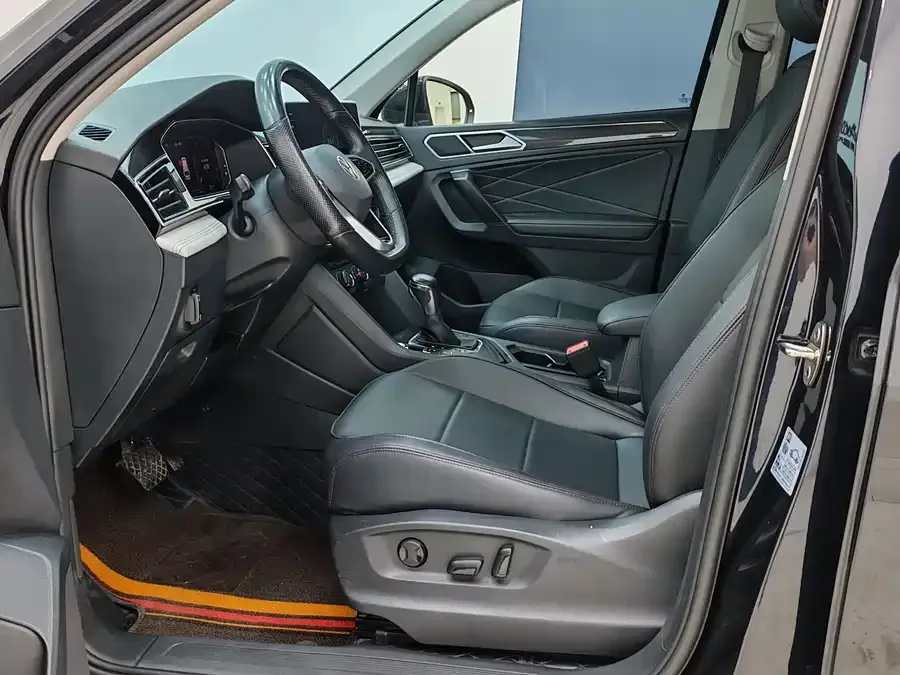 Volkswagen Tiguan L Tiguan L 2023 280TSI Automatic 2WD Trendy Limited Edition 2023 — миниатюра 4