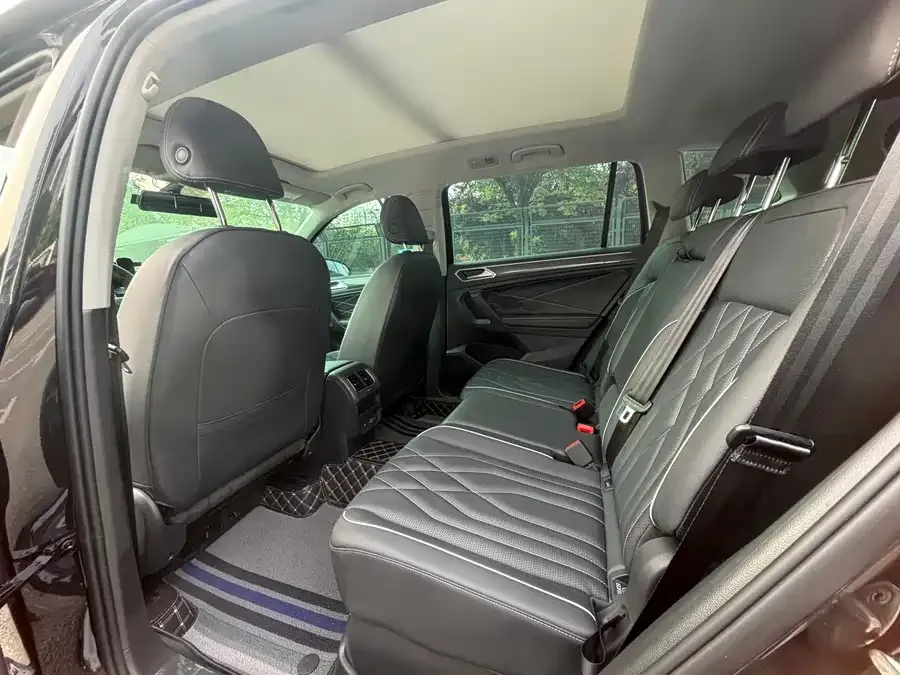 Volkswagen Tiguan L Tiguan L 2024 330TSI Automatic 2WD R-Line Enjoy Edition 2024 — миниатюра 2