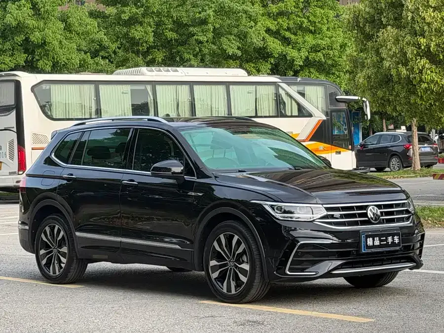Volkswagen Tiguan L Tiguan L 2024 330TSI Automatic 2WD R-Line Enjoy Edition 2024 — миниатюра 3