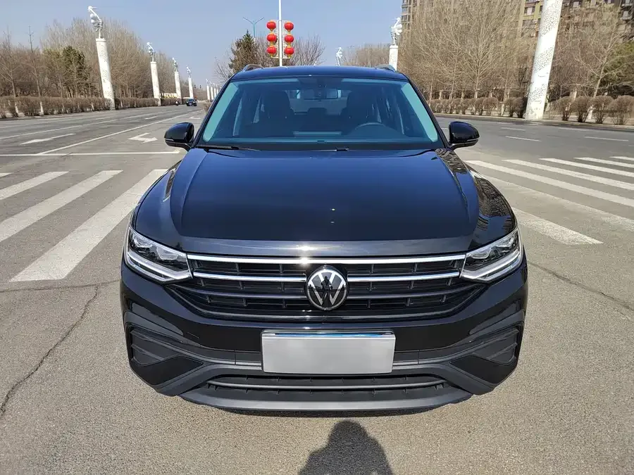 Volkswagen Tiguan L Tiguan L 2024 300TSI Automatic 2WD Smart Edition 2024 — миниатюра 3
