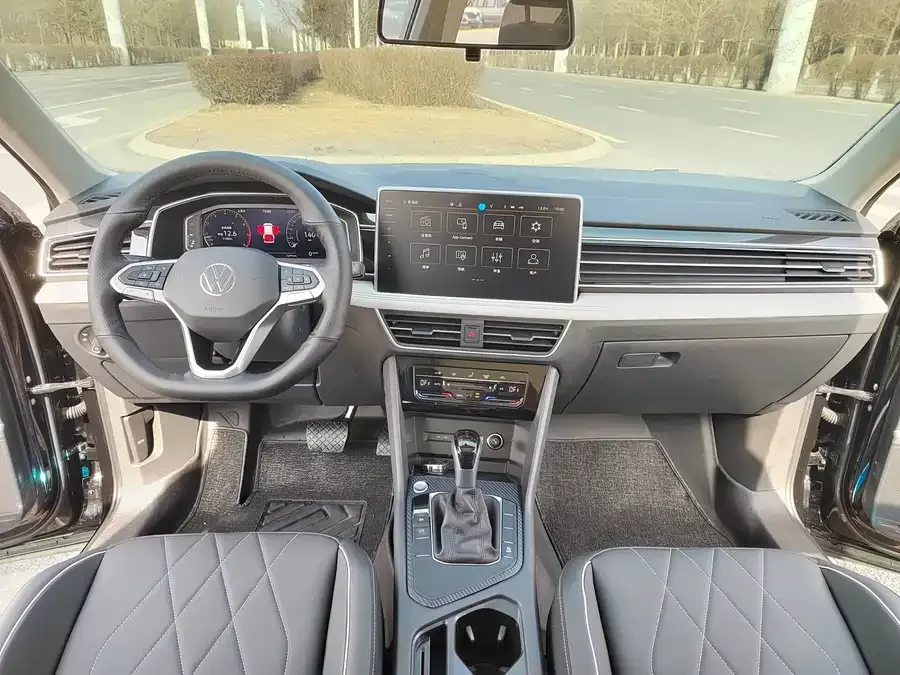 Volkswagen Tiguan L Tiguan L 2024 300TSI Automatic 2WD Smart Edition 2024 — миниатюра 4