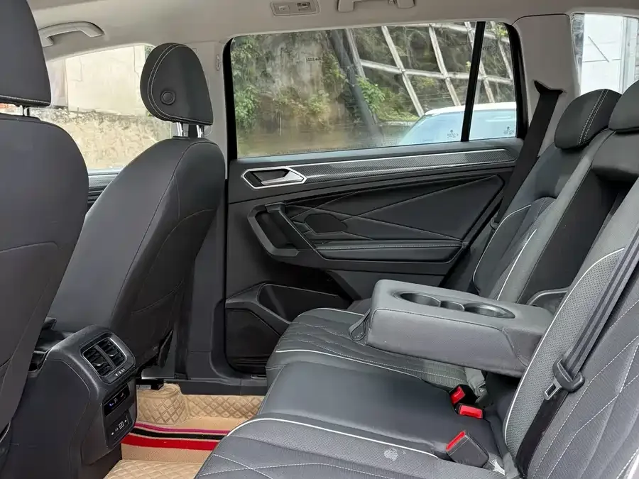 Volkswagen Tiguan L Tiguan L 2022 330TSI Automatic 2WD R-Line Enjoy Edition 2022 — миниатюра 2
