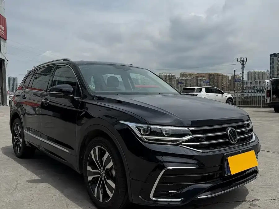 Volkswagen Tiguan L Tiguan L 2022 330TSI Automatic 2WD R-Line Enjoy Edition 2022 — миниатюра 3