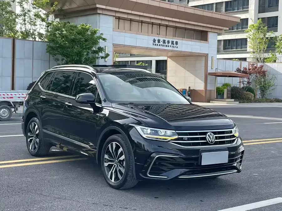 Volkswagen Tiguan L Tiguan L 2022 330TSI Automatic 2WD R-Line Enjoy Edition 2022 — миниатюра 3
