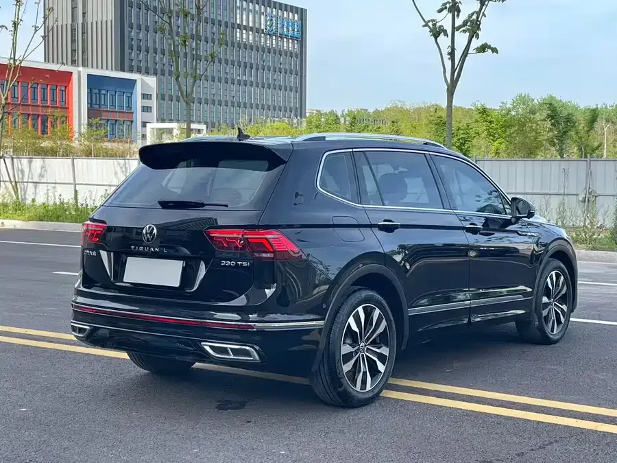 Volkswagen Tiguan L Tiguan L 2022 330TSI Automatic 2WD R-Line Enjoy Edition 2022 — миниатюра 4