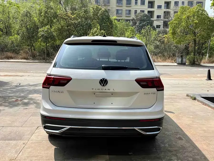 Volkswagen Tiguan L Tiguan L 2022 330TSI Automatic 2WD Comfort Edition 2022 — миниатюра 4