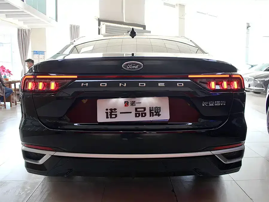 Ford Mondeo Mondeo 2025 1.5T EcoBoost Luxury Edition 2025 — миниатюра 3