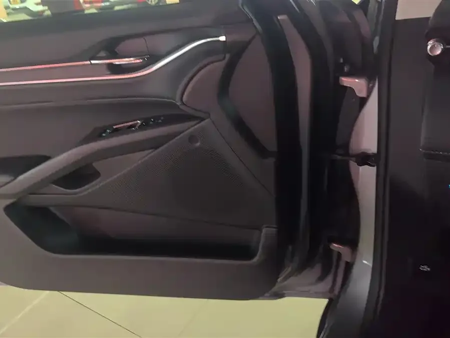Ford Mondeo Mondeo 2025 2.0T EcoBoost Luxury Edition 2025 — миниатюра 4
