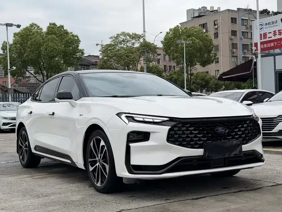 Ford Mondeo 2022 Toyota Mondeo EcoBoost 245 ST-Line 2023 — миниатюра 3