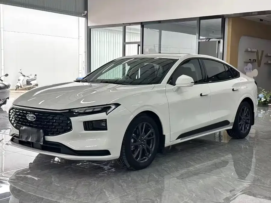 Ford Mondeo Mondeo 2025 2.0T EcoBoost Luxury Edition 2024 — фото 1, купить с доставкой в Москву