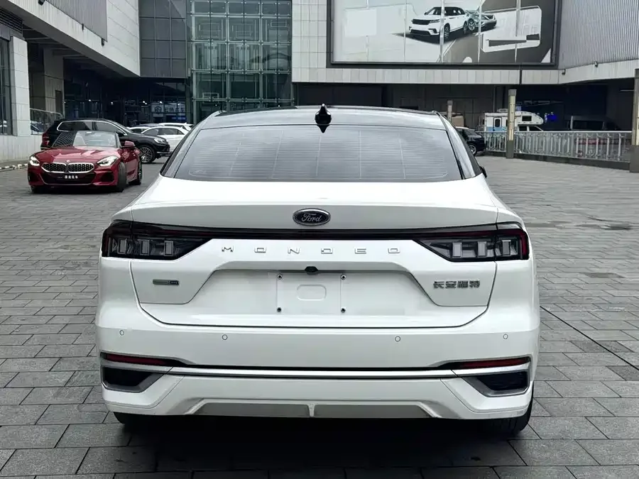 Ford Mondeo Mondeo 2022 facelift EcoBoost 245 luxury model 2022 — миниатюра 4