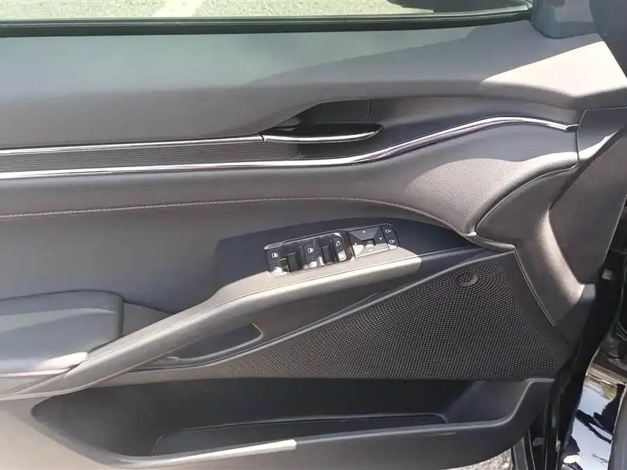 Ford Mondeo Mondeo 2022 facelift EcoBoost 245 luxury model 2023 — миниатюра 4