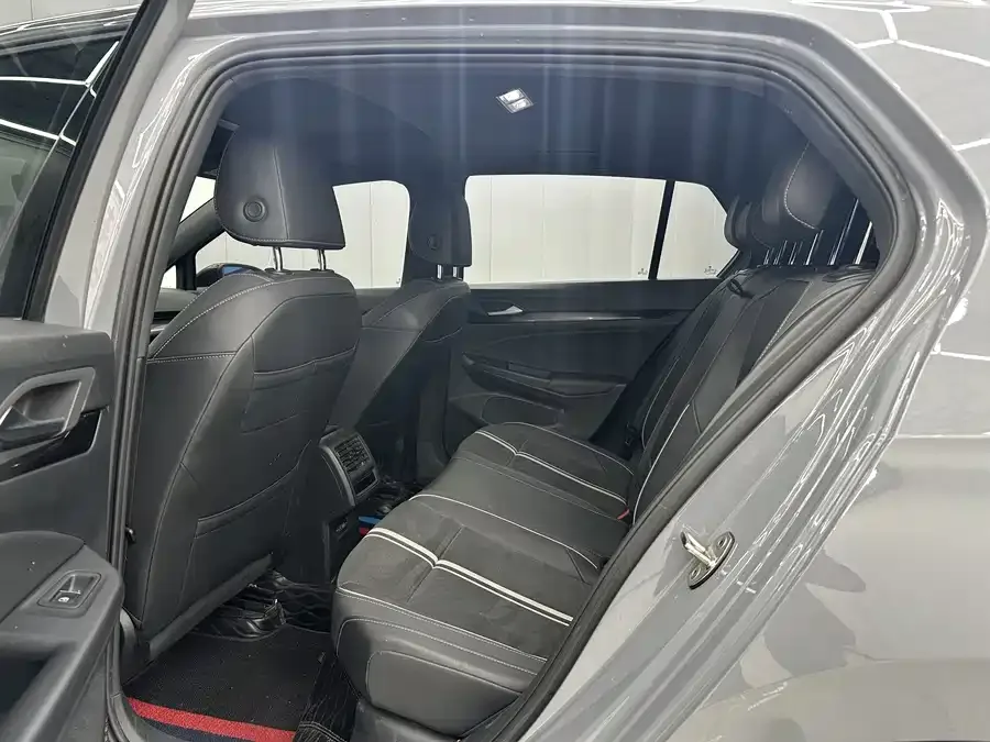 Volkswagen golf Golf 2021 280TSI DSG R-Line 2022 — миниатюра 2