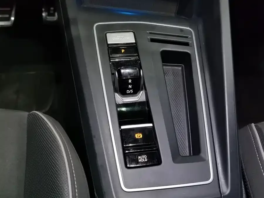 Volkswagen golf Golf 2021 280TSI DSG R-Line 2022 — миниатюра 4