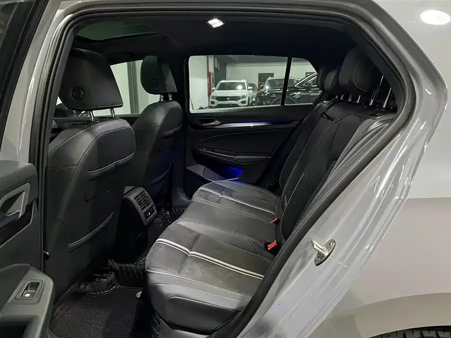 Volkswagen golf Golf 2023 280TSI DSG R-Line Lite 2023 — миниатюра 5