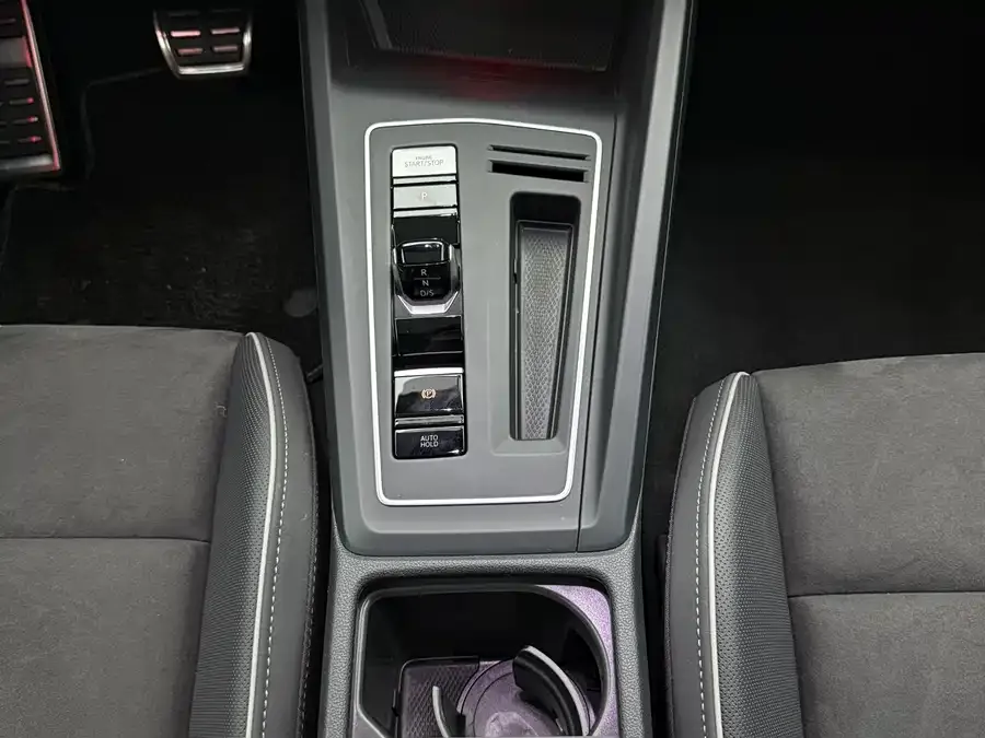 Volkswagen golf Golf 2023 280TSI DSG R-Line 2022 — миниатюра 5
