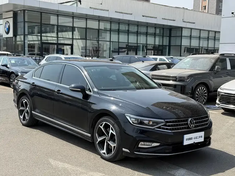 Volkswagen Magotan Magotan 2023 2 million commemorative edition 330TSI DSG leading model 2024 — миниатюра 3