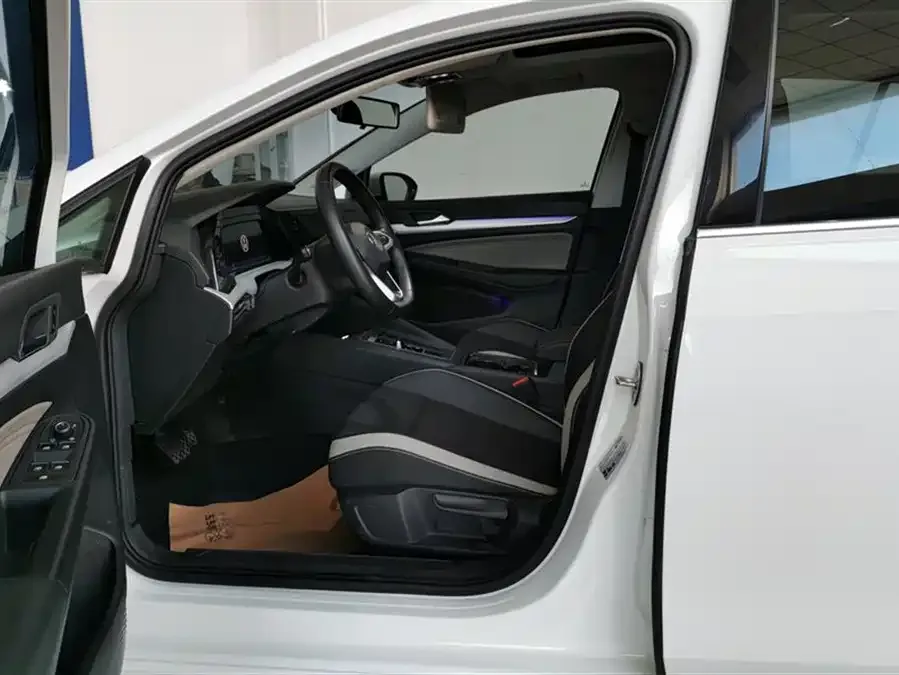 Volkswagen golf Golf 2023 280TSI DSG Pro 2023 — миниатюра 3