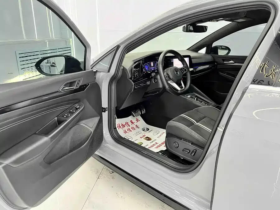 Volkswagen golf Golf 2021 280TSI DSG R-Line 2022 — миниатюра 4