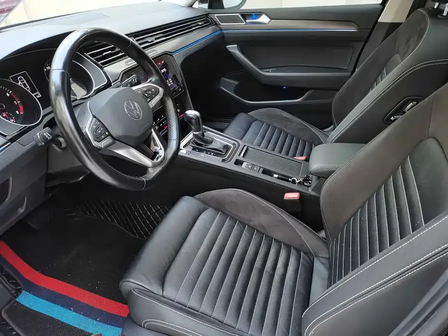 Volkswagen Magotan Magotan 2020 330TSI DSG Leading Edition 2022 — миниатюра 4