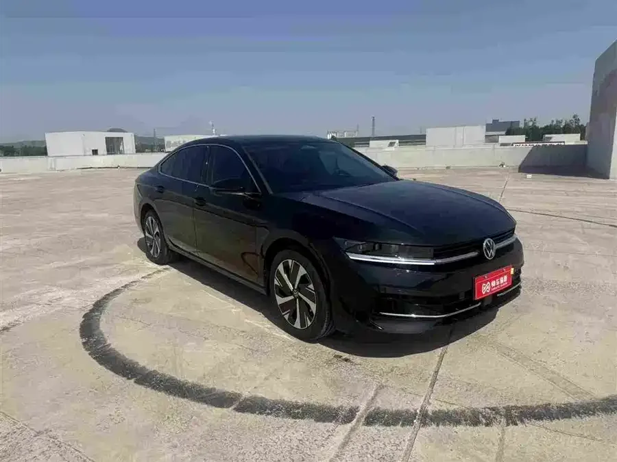 Volkswagen Magotan The 2026 Volkswagen Passat 300TSI Premium Edition features a striking design. 2026 — миниатюра 3