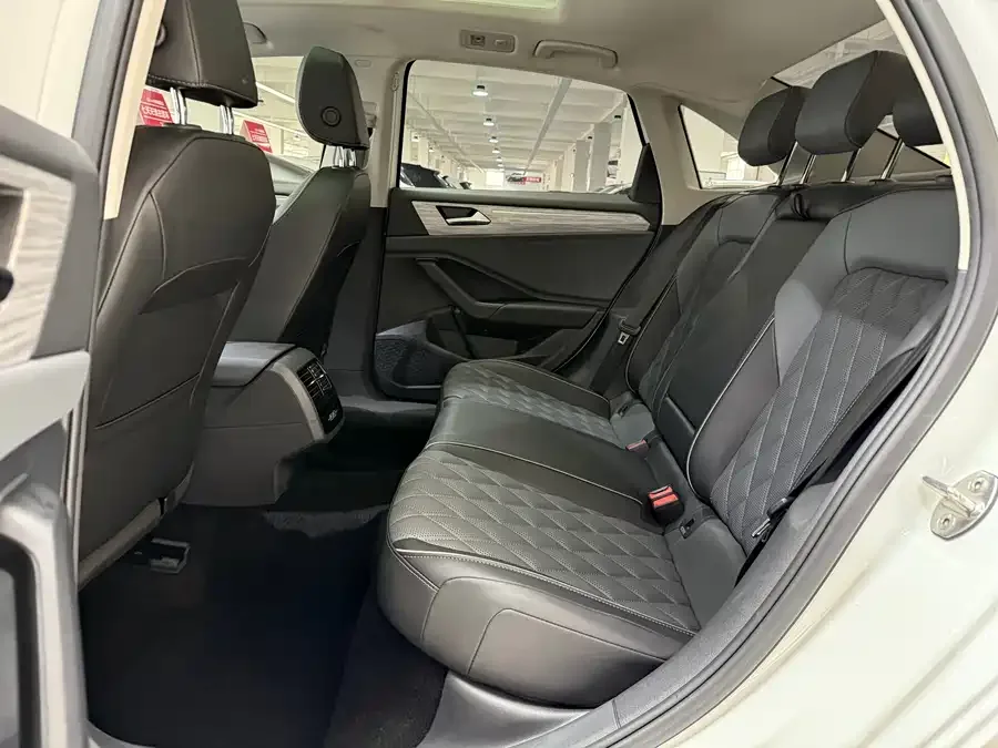 Volkswagen Sagitar 2023 Sagitar 300TSI DSG Excellence Edition 2023 — миниатюра 5