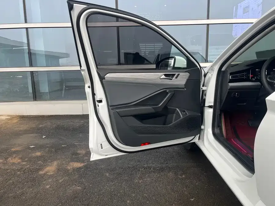 Volkswagen Sagitar 2023 Sagitar 300TSI DSG Beyond Edition 2024 — миниатюра 5