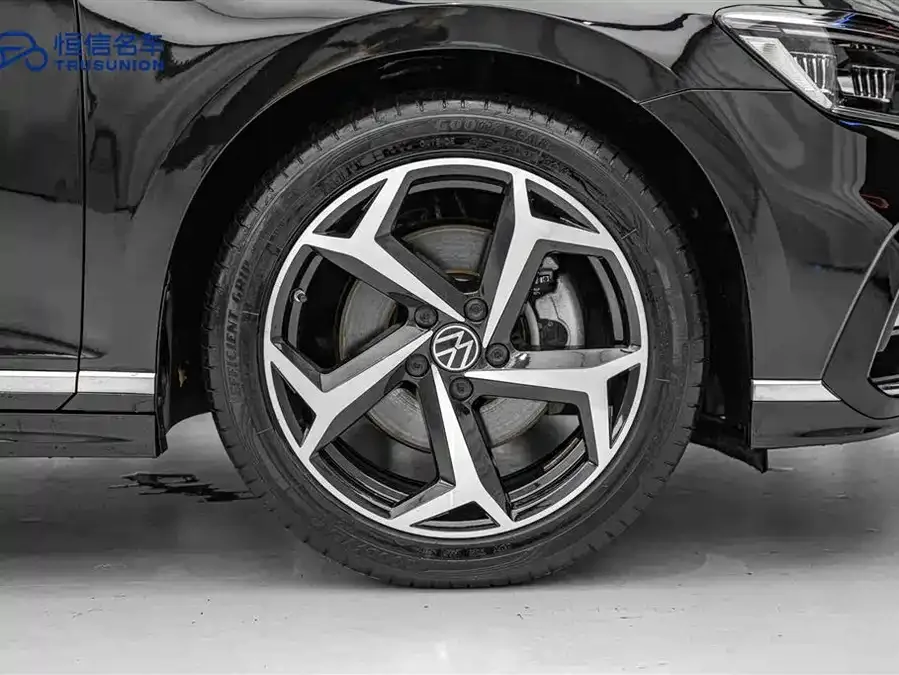 Volkswagen Magotan Magotan 2023 2 million commemorative edition 330TSI DSG luxury model 2024 — миниатюра 5