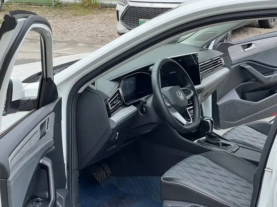 Volkswagen Sagitar 2023 Sagitar 300TSI DSG Beyond Edition 2023 — миниатюра 4