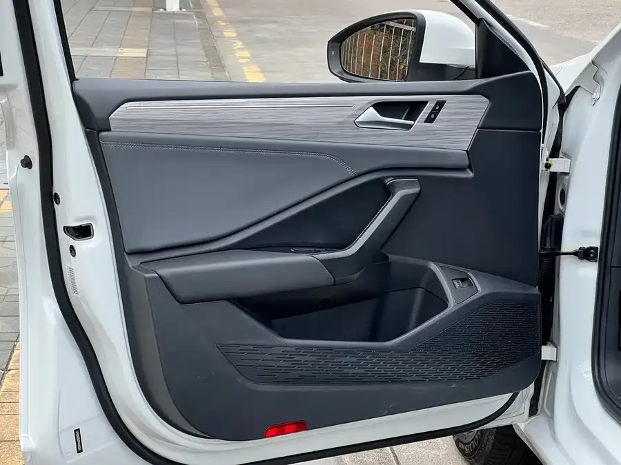 Volkswagen Sagitar 2023 Sagitar 300TSI DSG Beyond Edition 2023 — миниатюра 5