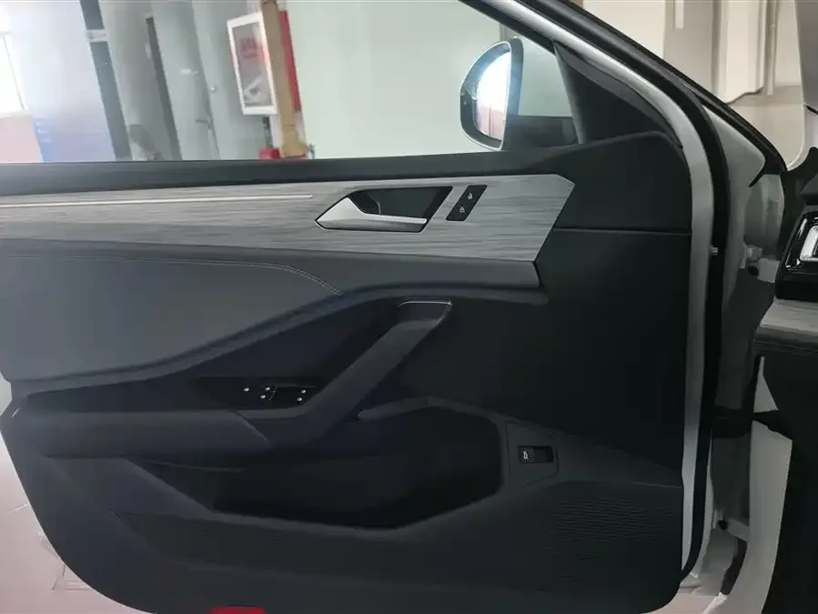 Volkswagen Sagitar 2024 Sagitar 300TSI DSG Beyond Edition 2024 — миниатюра 4